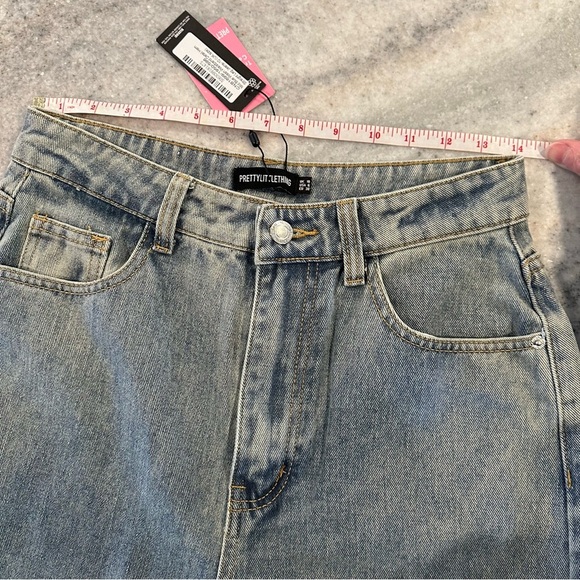 Pretty Little Thing Mid Blue Wash Waistband Detail Straight Leg Jeans size 6 NWT - Picture 3 of 11